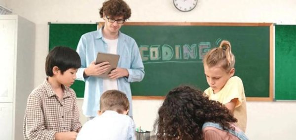 厦门配资平台 很多中产阶级的孩子，缺少对命运认知的教育